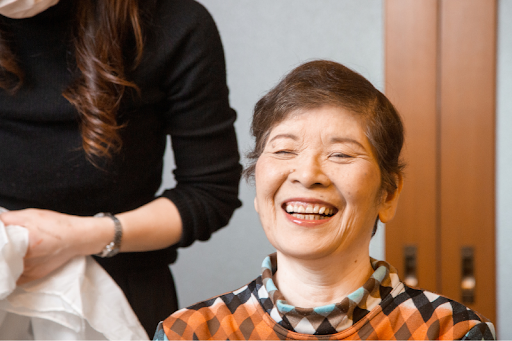 福岡で訪問理美容を展開。外出が困難な人に笑顔と元気を
