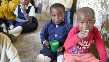 アフリカの子どもたちに学校給食を、日本の大学生に学びを - NPO法人せいぼ