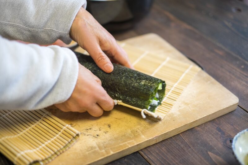 まとめ｜2026年の方角は南南東、恵方巻のフードロスを削減しながら恵方巻を楽しもう