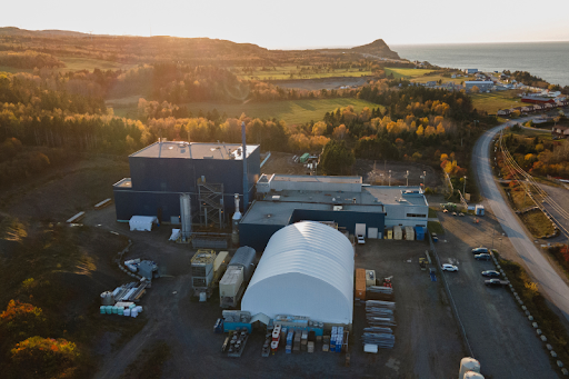 100%再生可能エネルギーで環境負荷を抑えた製造プロセス