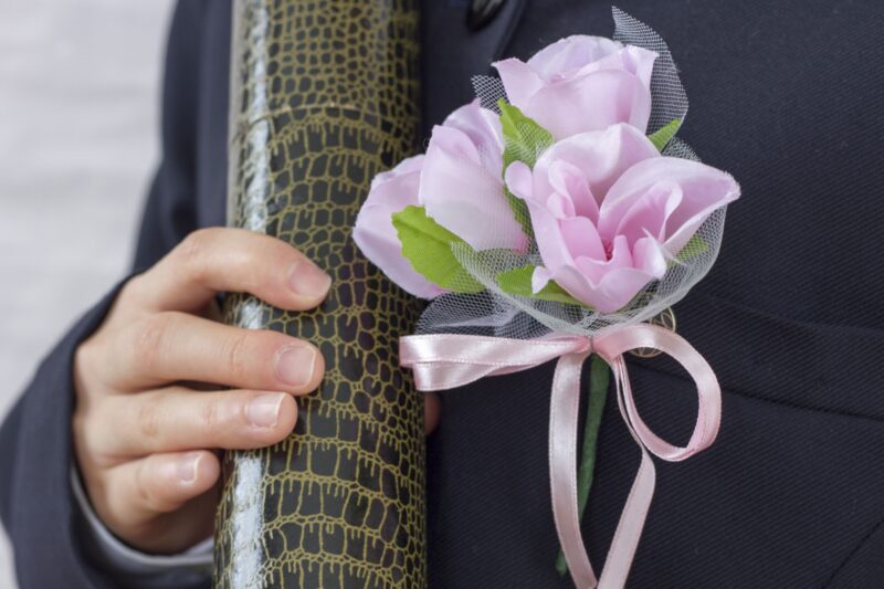 第二の選択：あえて花を纏うなら「命あるもの」を