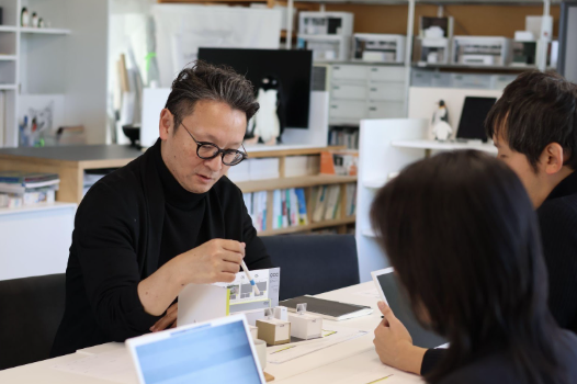 逆転の発想｜展示会ブースの「木」を「紙」に置き換える