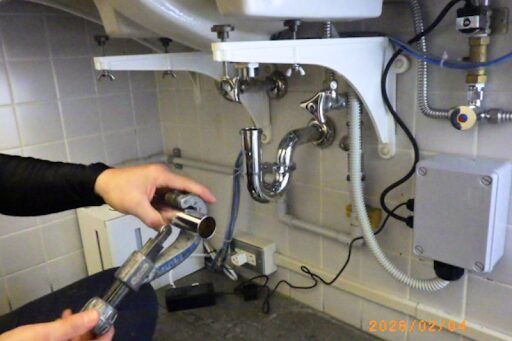 「空気の力」で水量を減らす新しい手洗いのかたち